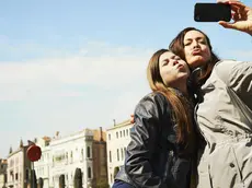 Il turismo dei selfie è uno dei trend che più conribuiscono all'overtourism