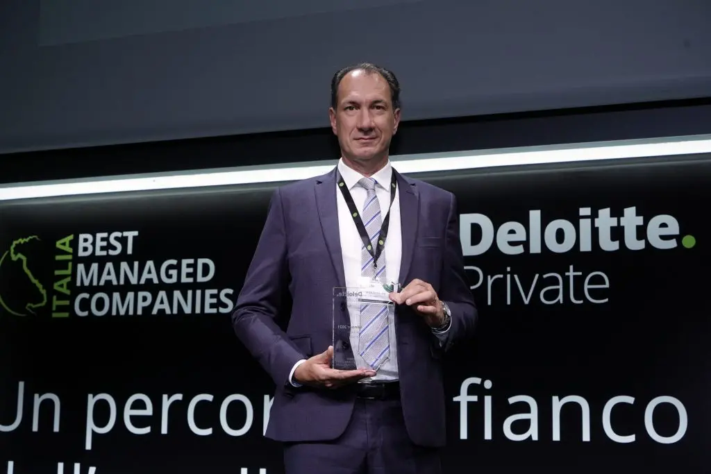 Riccardo Tamassia, chief financial officer del Gruppo Lunelli, ritira il premio "Best managed companies" di Delloite Private