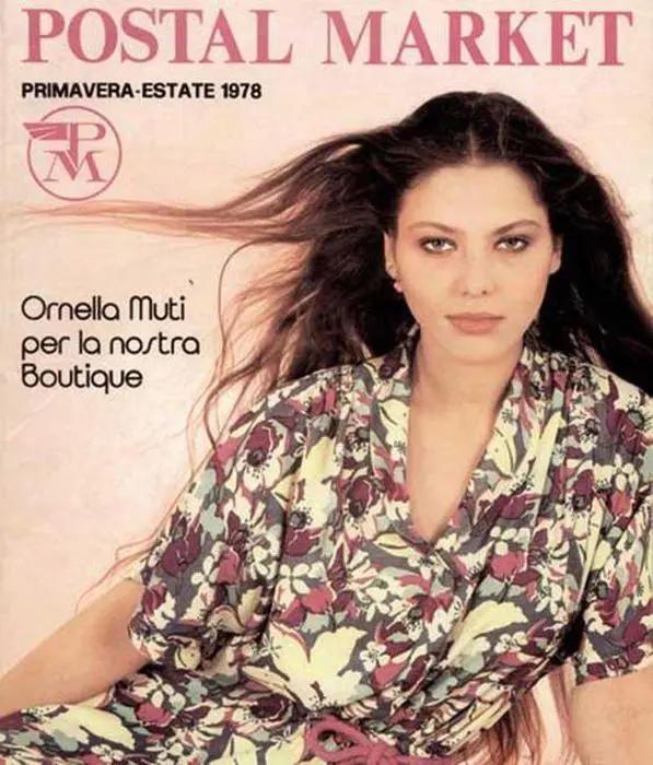 La copertina di Postalmarket con Ornella Muti