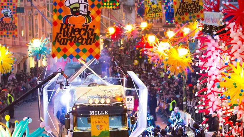 LA SFILATA IL CARNEVALE DI FIUME IN UNA DELLE PASSATE EDIZIONI (ARCHIVIO)