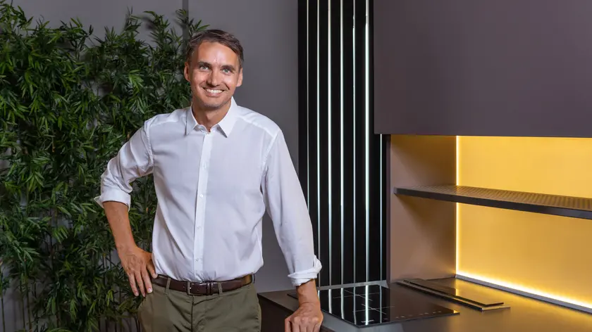 Mauro Tabaro, Ad di Uno Contract