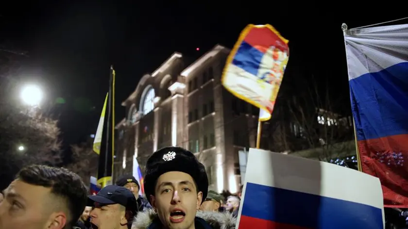 Una manifestazione pro russa a Belgrado