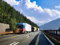 12/07/2023 Brennero. Limiti imposti dall'Austria sul transito dei tir al valico del Brennero. Il viadotto dell'Autostrada del Brennero