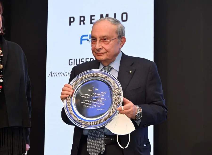 Giuseppe Bono alla consegna del premio di Fincantieri