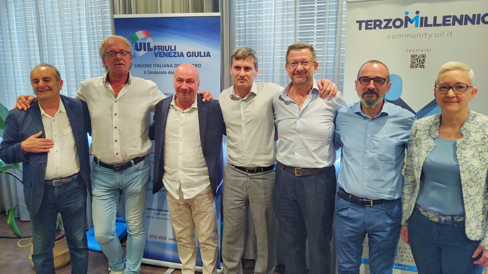 La segreteria Uil Fvg (da sinistra Oddo, Bressan, Nemaz, Zorn, Di Giacomo e Tesan) con la segretaria di Uil nazionale Ivana Veronese