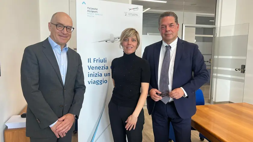 Il presidente di Trieste Airport Antonio Marano, l'assessore alle Finanze Fvg, Barbara Zilli, e l'Ad della società aeroportuale Marco Consalvo