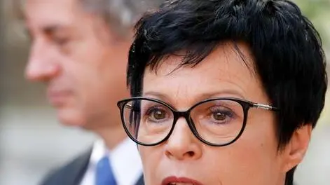 La candidata Marta Kos, dietro il premier Robert Golob. Foto da 24UR.com