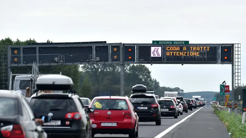 Udine 19 agosto 2017.Situazione del traffico sull'autostrada A4 e A23, Area di sosta Gonars Nord, intervento ausiliare del traffico Chrisian Levan, Sala Operativa e Paolo Sartelli..Copyright Foto Petrussi / Ferraro Simone