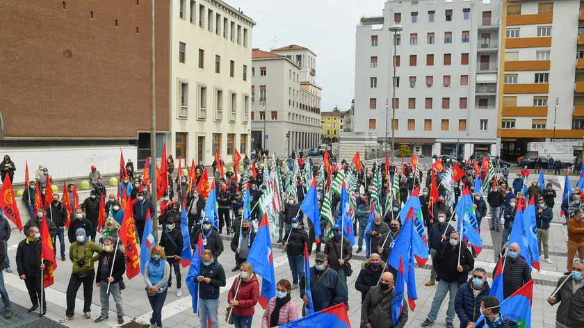 Udine 19 ottobre 2020 Protesta metalmeccanici in piazza venerio ©Foto Petrussi