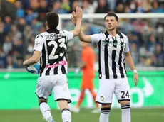 Udinese's Ignacio Pussetto (L) jubilates with his teammate Lazar Samardzic after scoring the goal during the Italian Serie A soccer match Udinese Calcio vs FC Internazionale at the Friuli - Dacia Arena stadium in Udine, Italy, 1 May 2022. ANSA/GABRIELE MENIS