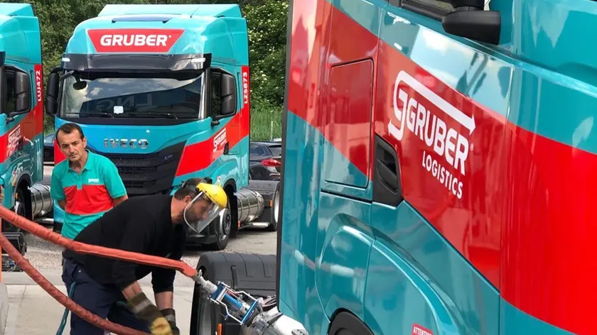 Il rifornimento di un Tir