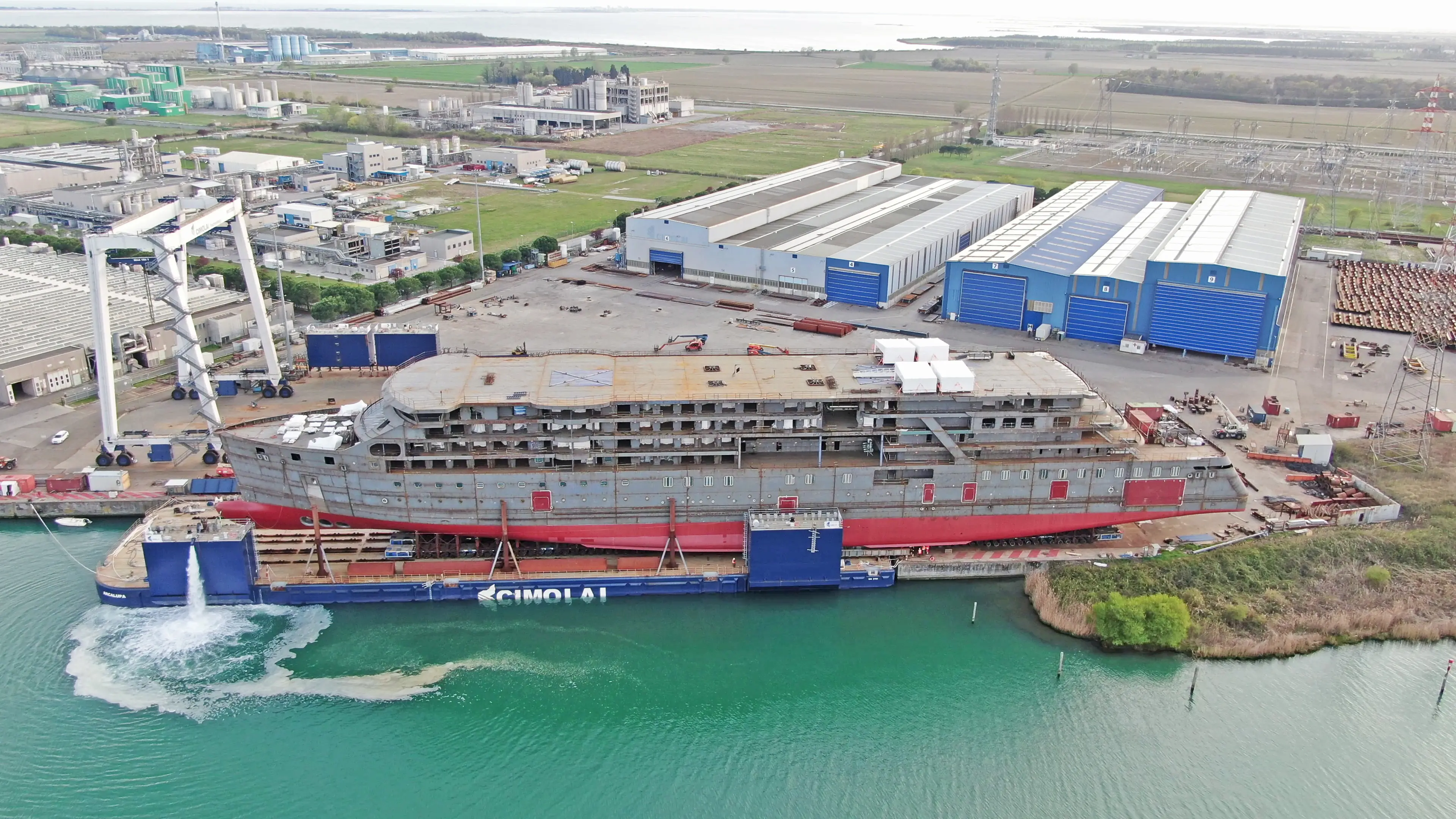 Scafo e sovrastruttura della nuova Seabourn Pursuit
