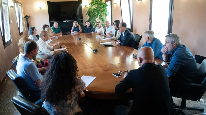 L'incontro tra rappresentanti sindacali e il ministro Luca Ciriani