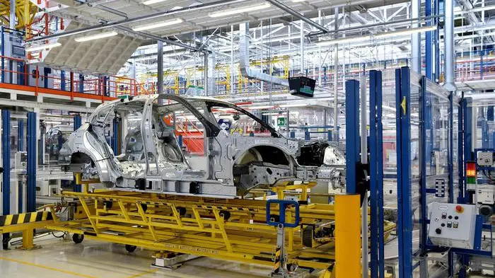 Una veduta interna dello stabilimento FCA Fiat Mirafiori, Torino, 11 luglio 2019 ANSA/ ALESSANDRO DI MARCO