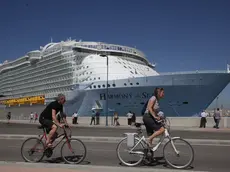 04/062016 Malaga, la piÃ¹ grande nave da crociera del mondo, Royal Caribbean's Harmony of the Seas, attraccato al porto di Malaga