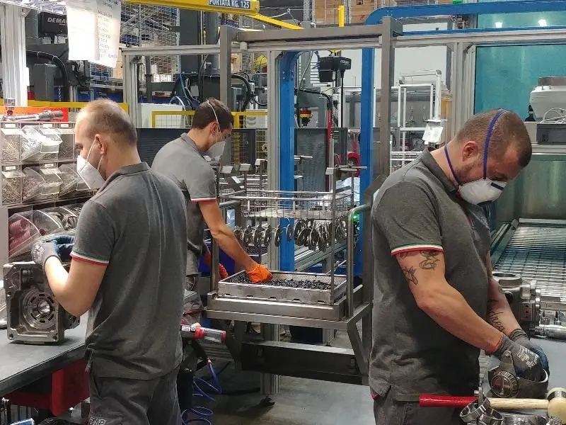 Produzione aòòa Pmp Industries