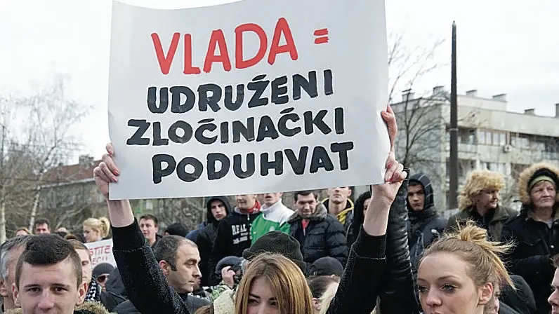 Una recente manifestazione contro la corruzione a Sarajevo