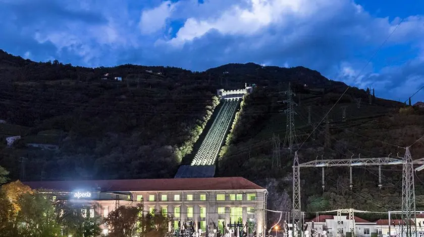 Sul fiume Isarco la centrale idroelettrica Alperia di Cardano in Alto Adige