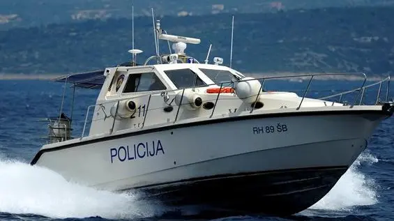 Una motovedetta della polizia croata (Archivio)
