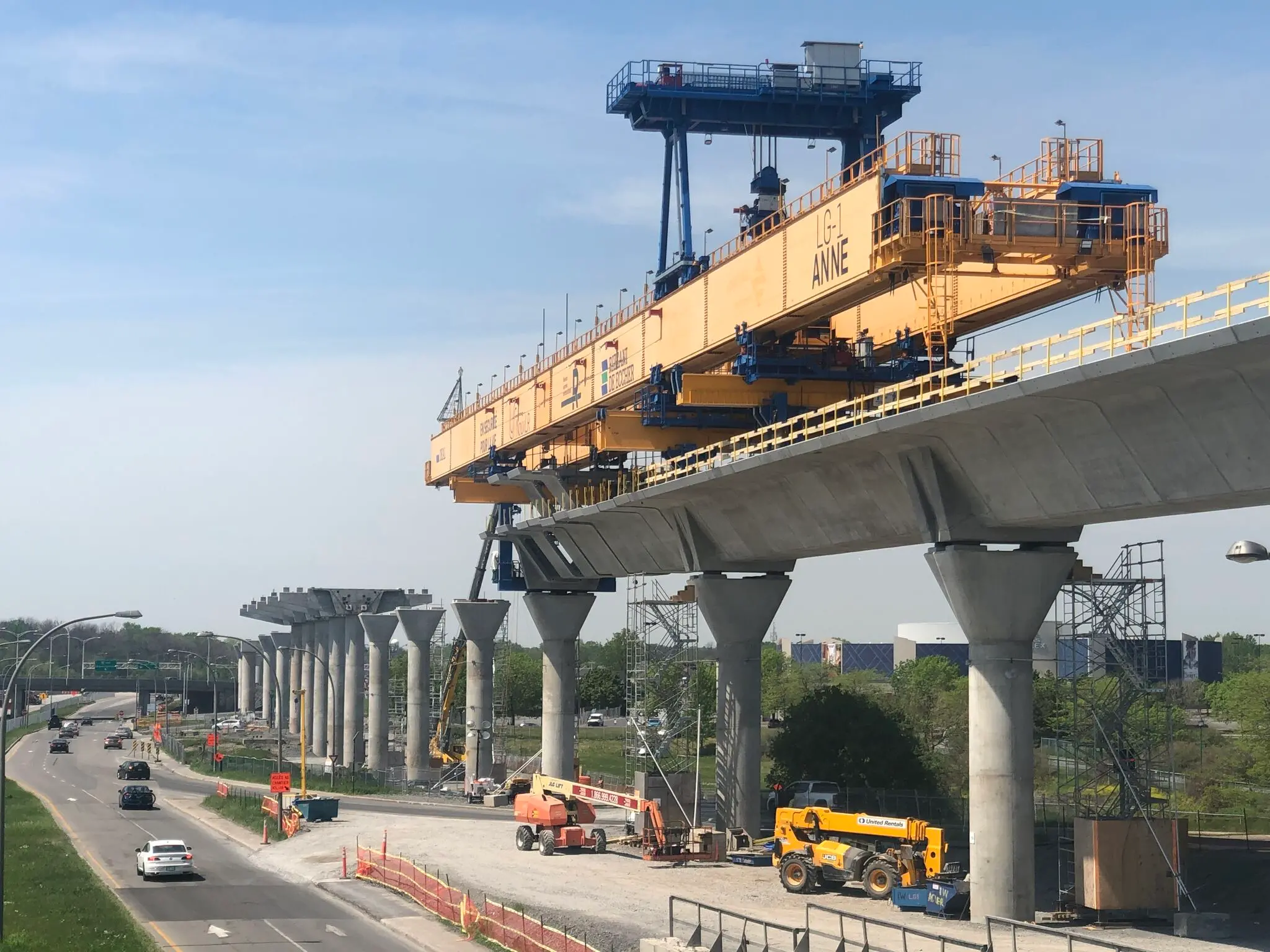 Prospettiva del viadotto in costruzione