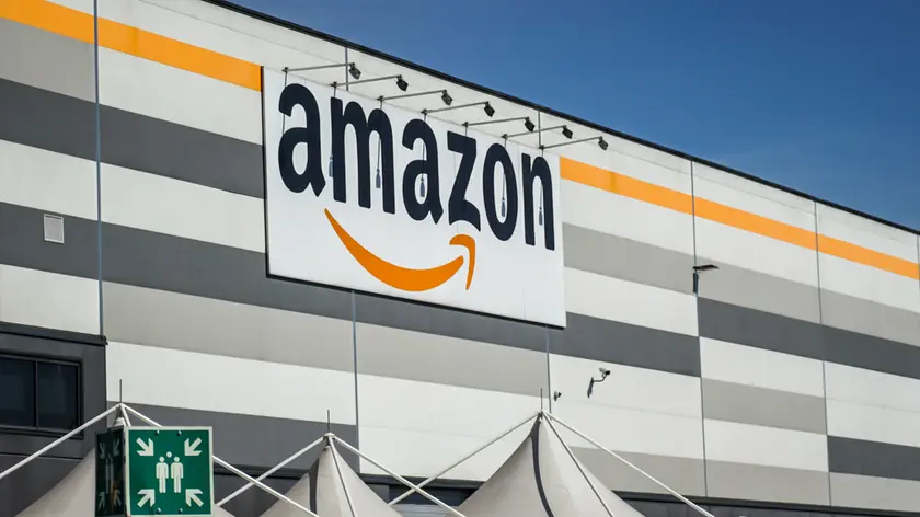 22/03/2021 Castel San Giovanni, sciopero nazionale dei lavoratori di tutta la filiera di Amazon per chiedere un miglioramento dei ritmi di lavoro. Nella foto il sit-in di protesta davanti allo stabilimento di Amazon
