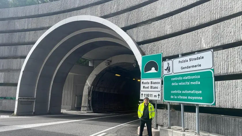 L'amministratore delegato di Gsa, Antonio Musacchio, all'ingresso del traforo del Monte Bianco