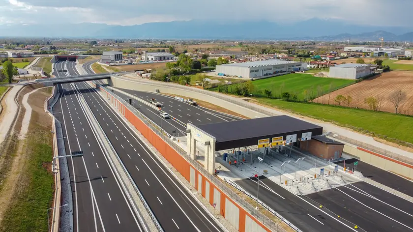 Dewolanski Altivole RIPRESE CON DRONE Strada Pedemontana casello Montebelluna Ovest via Caldomonte