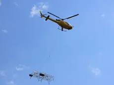 Elicottero di Helica impegnato nella telerilevazione
