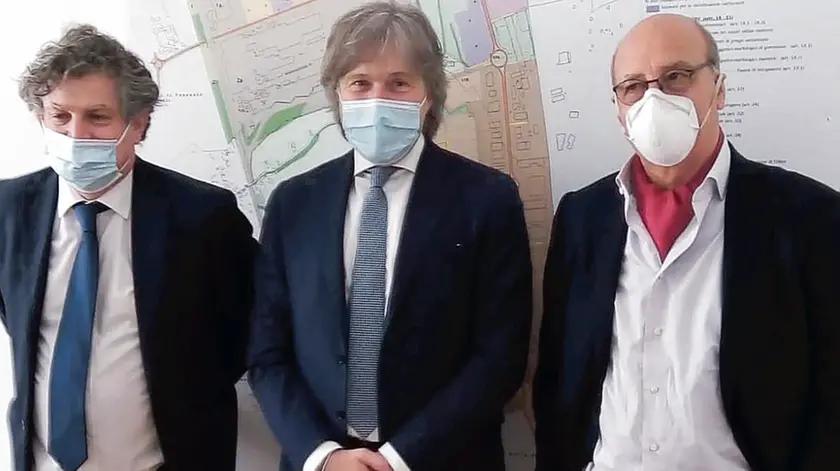 Da sinistra il direttore del Cosef Tomè, l’assessore regionale Bini e il presidente del Consorzio Gottardo