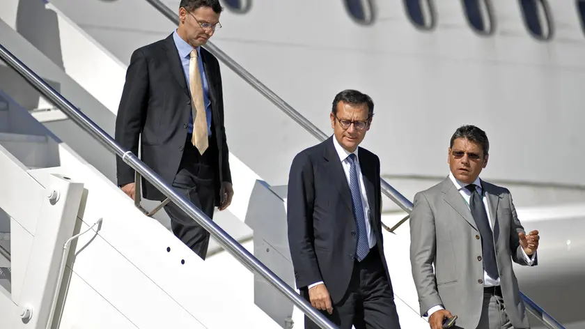 06/09/2017 Aeroporto Fiumicino, viaggio pastorale del Papa in Colombia, nella foto Enrico Laghi e Stefano Paleari commissari straordinari Alitalia