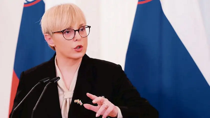 La presidente della Slovenia Musar a sinistra