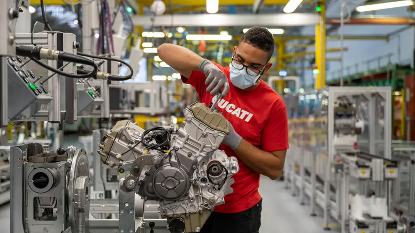 Un momento della produzione in Ducati