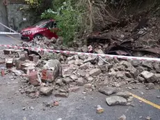 Maltempo a Trieste, crolla muro di contenimento in Androna Campo Marzio