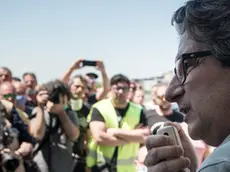 Al varco 4 del Porto di Trieste, l'ex presidente dell'Autorità di Sistema Portuale dell'Adriatico Orientale Zeno d'Agostino partecipa alle proteste dei lavoratori del Porto.