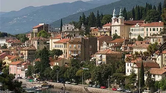 Una veduta d’archivio della città di Abbazia