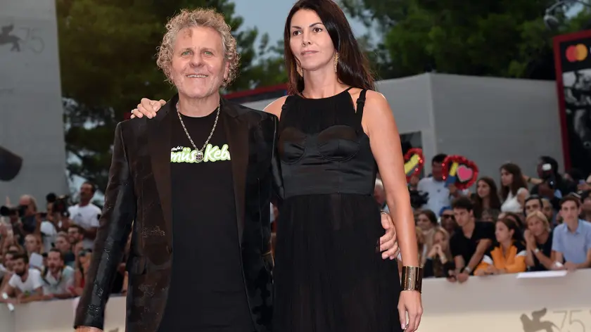 Renzo Rosso con la splendida compagna Arianna Alessi