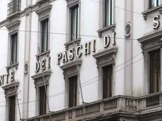 La sede del Monte dei Paschi di Siena in via Manzoni, a Milano. ANSA/MATTEO BAZZI