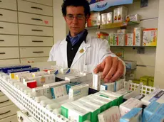 Una foto di archivio di confezioni di medicinali all' interno di una farmacia. FRANCO SILVI /ARCHIVIO ANSA / DEF