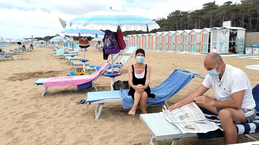 Lignano 14 Giugno 2020. Turisti in spiaggia aRiviera. © Foto Petrussi