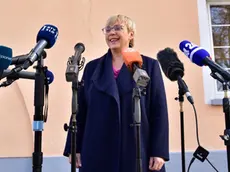 Pirc Musar si rivolge alla stampa dopo aver votato